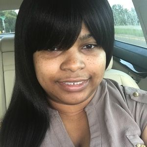 Meet your Posher, Nia